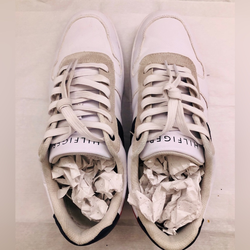 SOLD*****TOMMY HILFIGERMen's Tedric Low Top Lace Up Court Sneakers - Picture 6 of 7